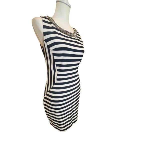 THE CLOTHING COMPANY SLEEVELESS NAVY  WHITE STRIPED BODYCON  DRESS WOMENS LARGE - Picture 2 of 8